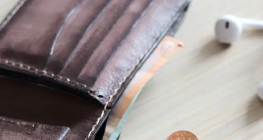 Breaking Down the Key Differences Between Zero Balance and Normal Accounts